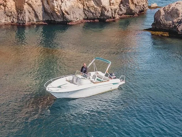 Rent Boats CBE camarat 625