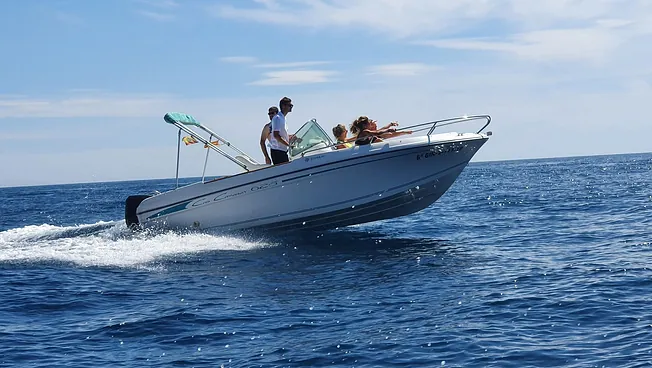 Rent Boats CBE camarat 625